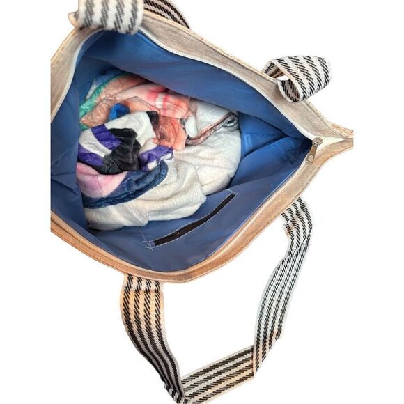 Disney Character LILO and Stitch Tote - Picture 5 of 6